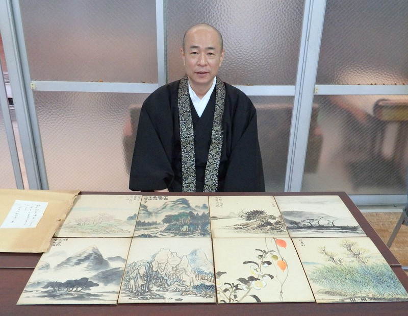田中一村の色紙8枚発見 「描いてもらった」奄美の寺に残された謎