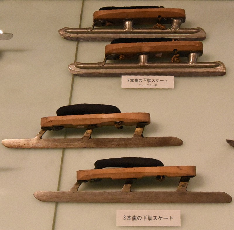 下駄スケート、国文化財に 諏訪湖博物館所蔵130点 117年前に誕生、全国