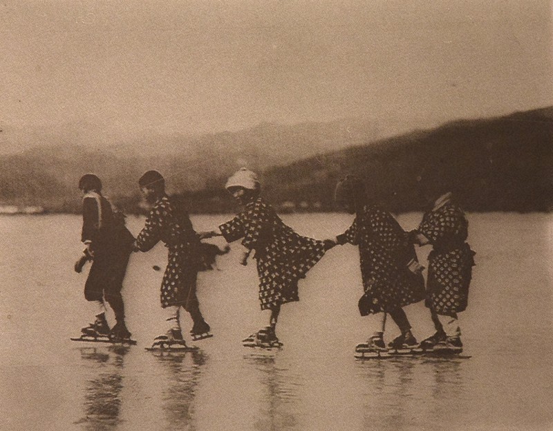 下駄スケート、国文化財に 諏訪湖博物館所蔵130点 117年前に誕生、全国