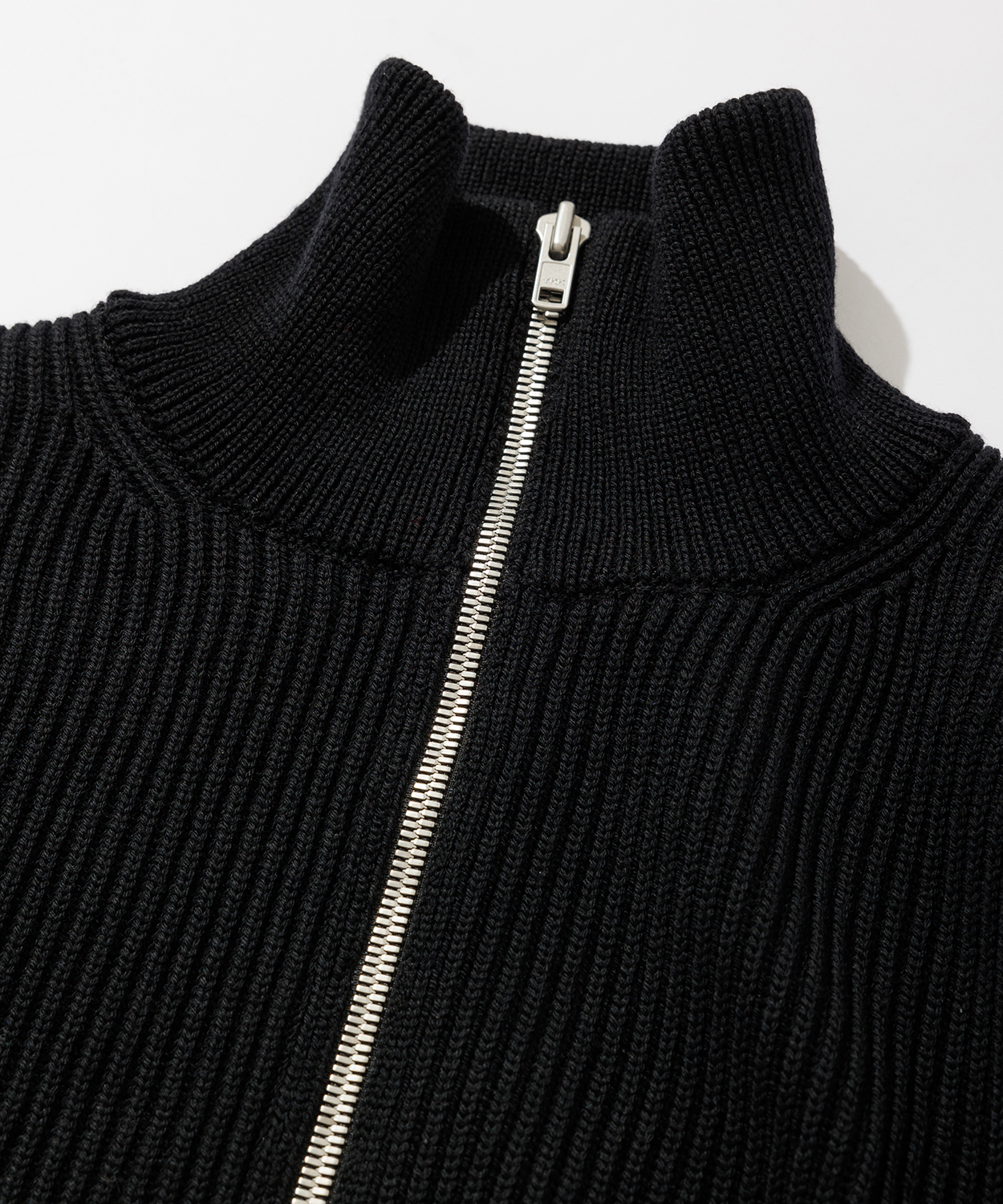 BATONERにBIOTOPが別注したドライバーズニット