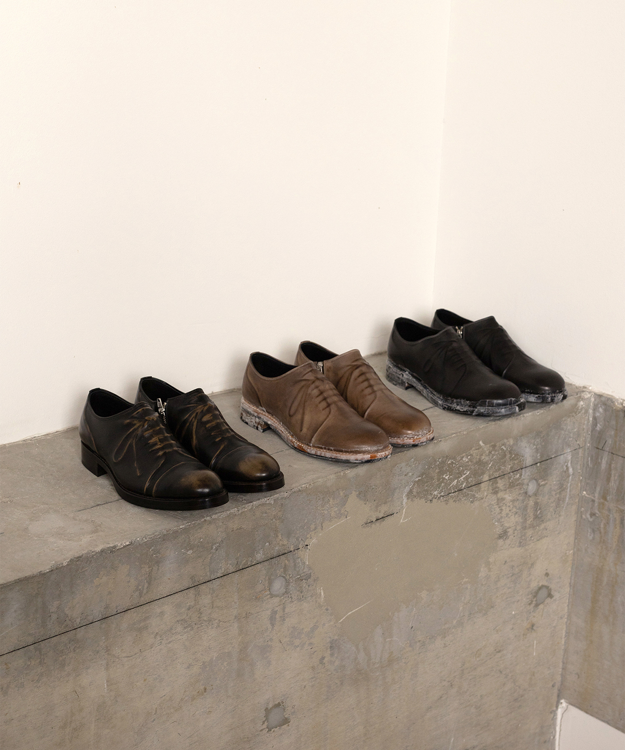 Atelier MIHARA YASUHIROから”炙り出し”革靴の新作がリリース