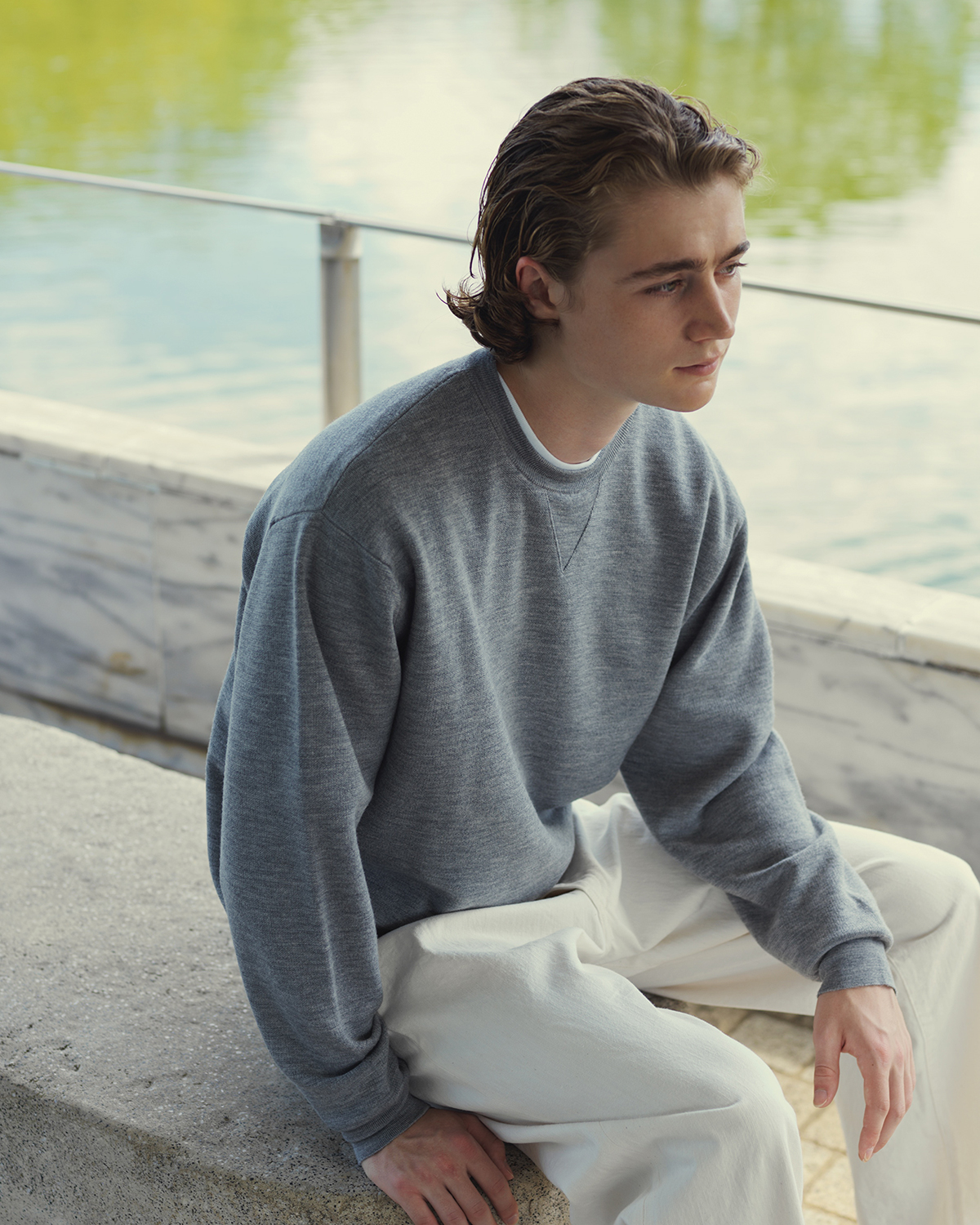 KAPTAIN SUNSHINE × JOHN SMEDLEYのエレガントなスポーツセーター