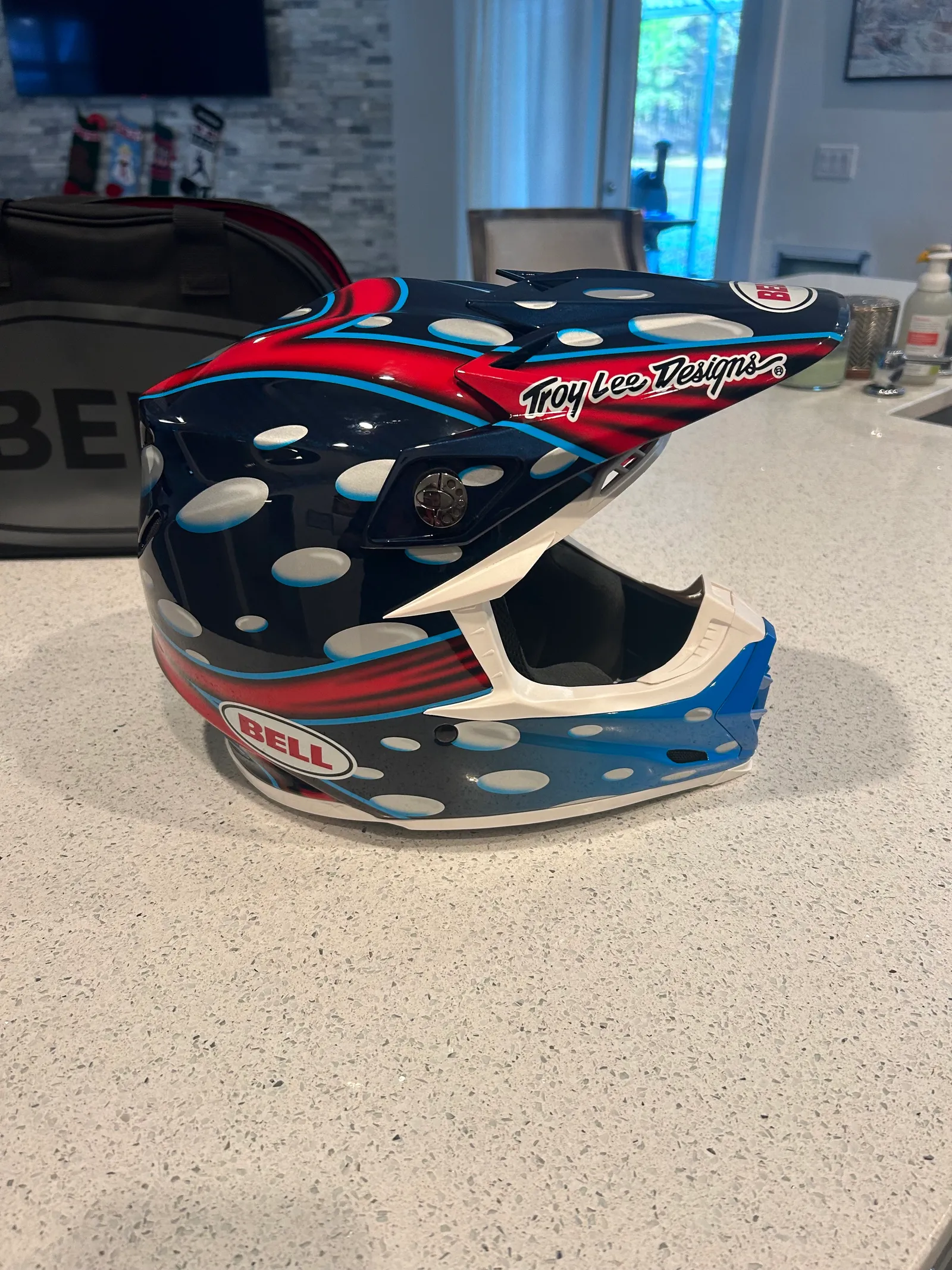 Bell Moto Flex Carbon 9 McGrath Edition