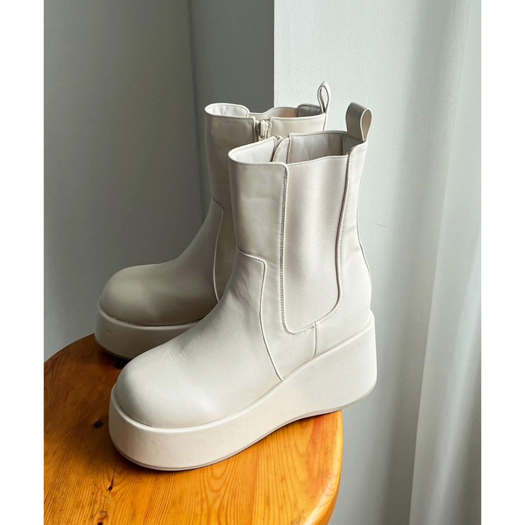 マイナス3キロ見え/SNSで話題】サイドゴアボリュームソールショート