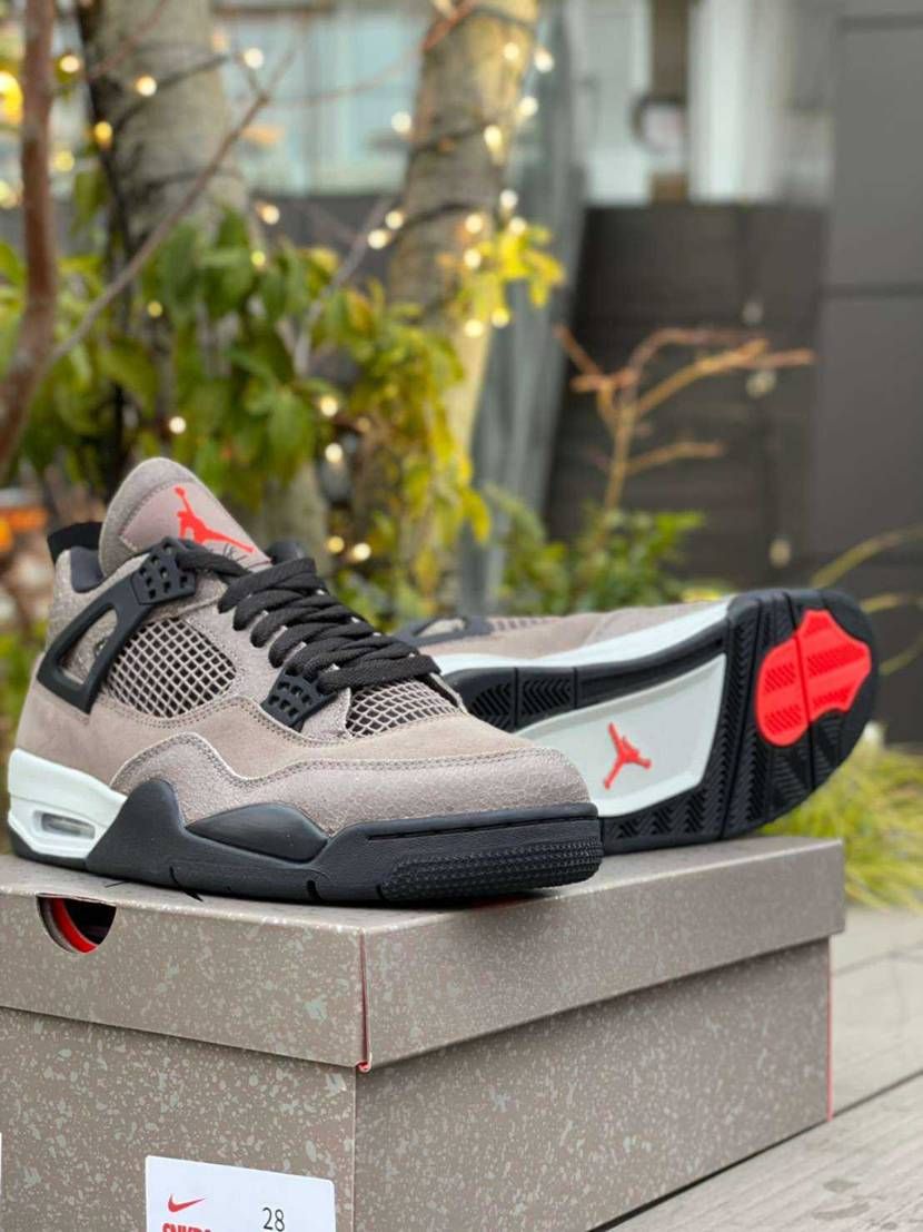 ナイキ エアジョーダン4 