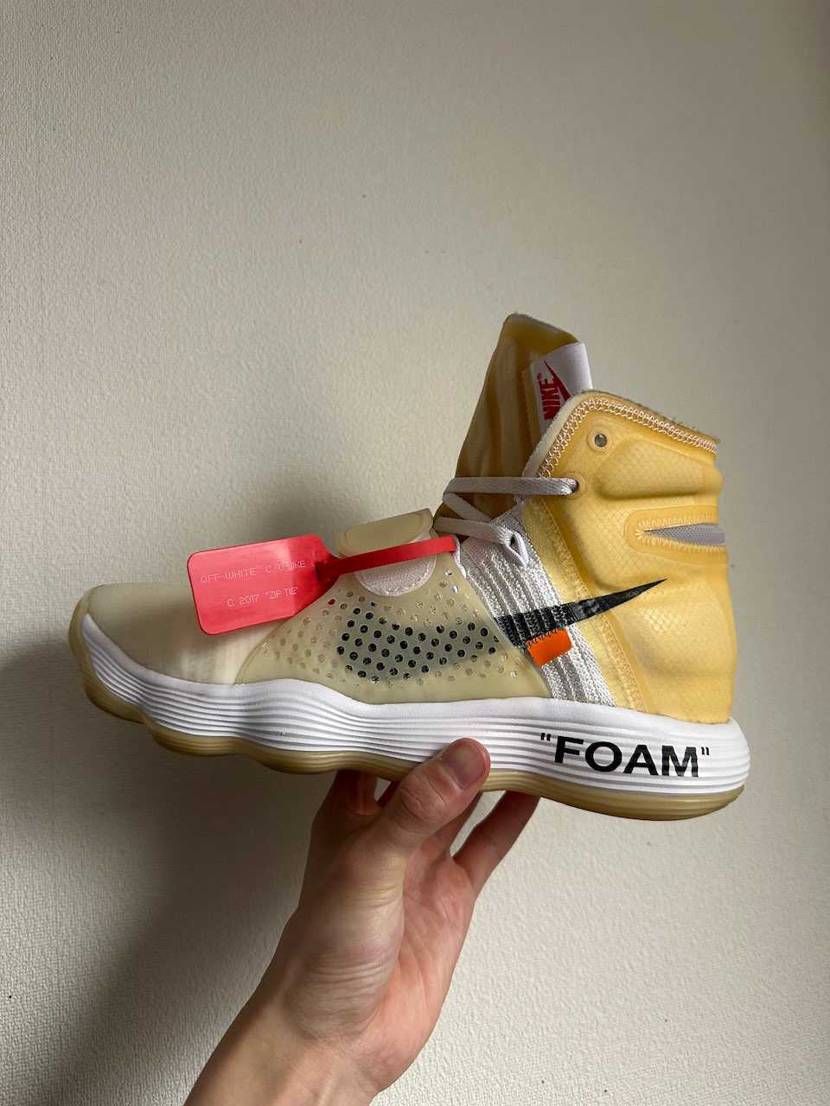 オフホワイト × ナイキ リアクト ハイパーダンク2017 フライニット 