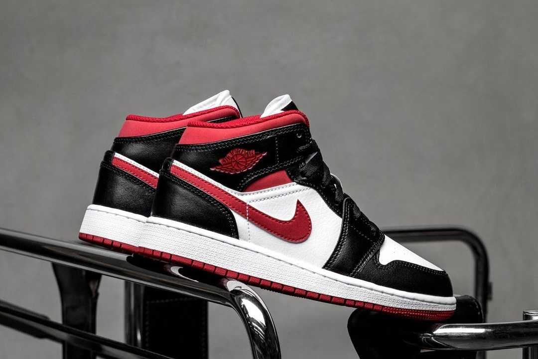 スニダンで購入可】4/16発売 NIKE AIR JORDAN 1 MID 