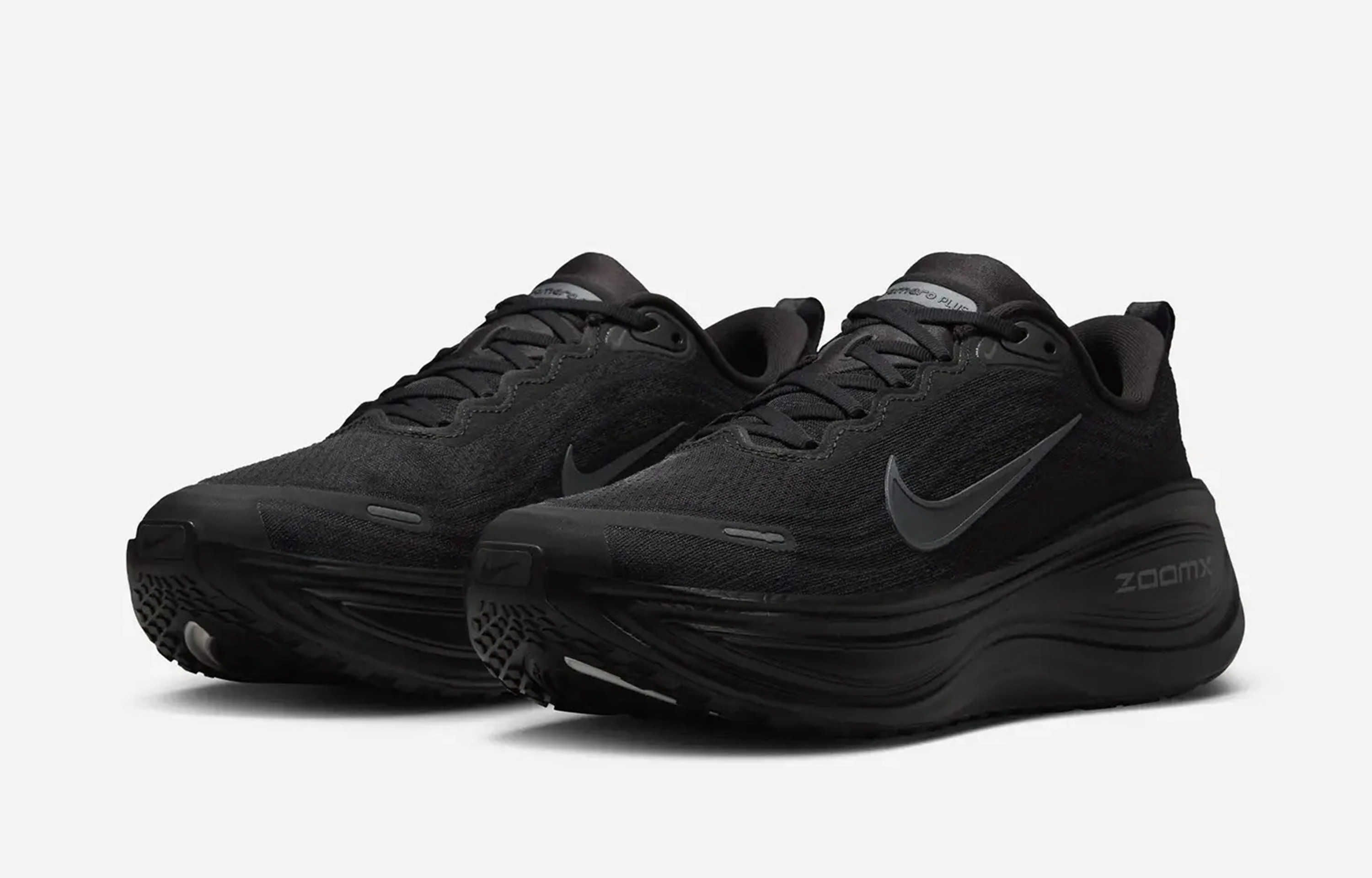 12/20発売｜Nike Vomero Plus 
