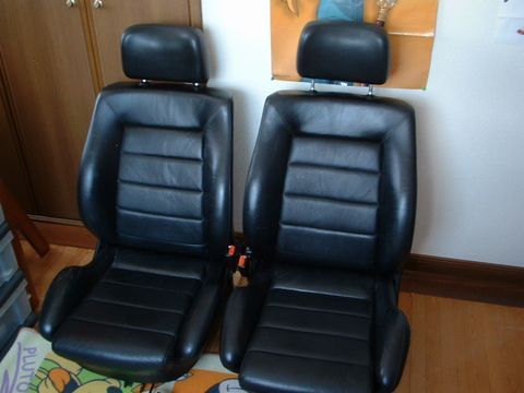 レザーシートへ交換（清掃・補修編）（フォルクスワーゲン ゴルフ