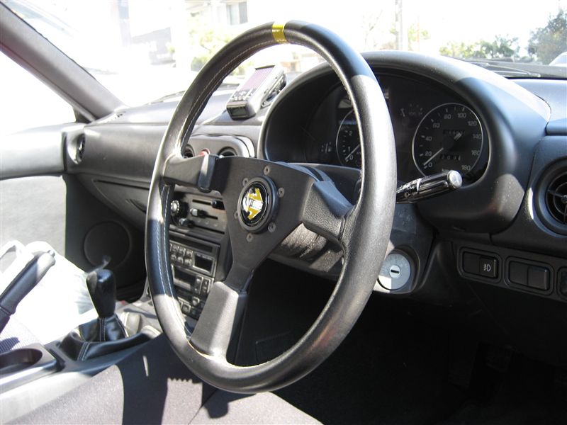 MOMOステアリング交換（マツダ ユーノスロードスター）by masa@na8c