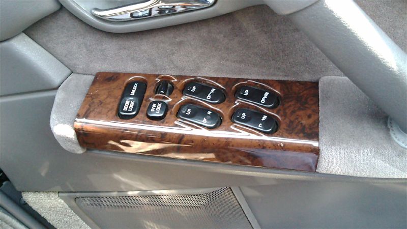 パワーウインドウスイッチ交換（日産 セドリックセダン・Y31）by 発条