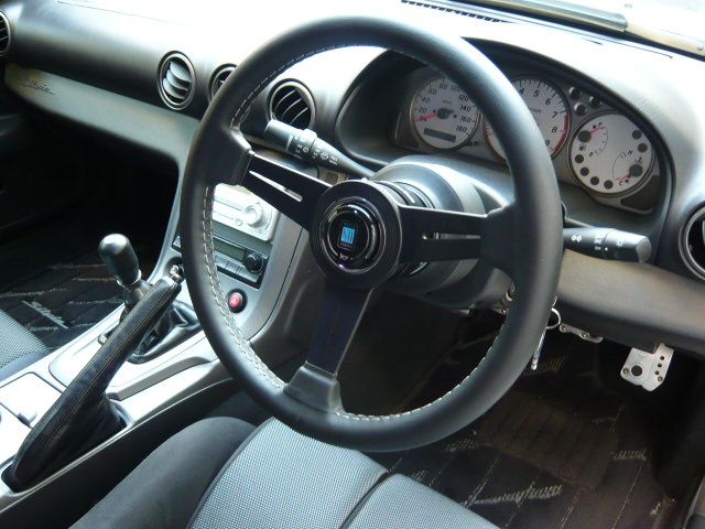 NARDI CLASSIC LEATHER ブラックレザー＆ブラックスポーク のパーツ