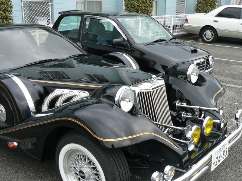 黒いラセードのフォトギャラリー「ラセードにドクロのボンネット