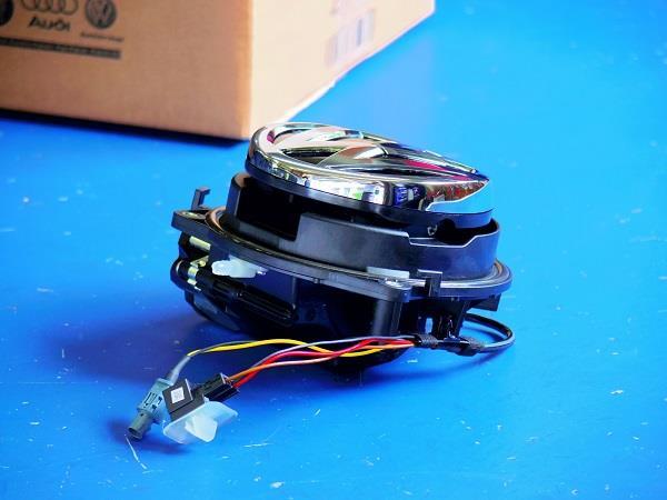 ゴルフ7：VW純正エンブレムカメラ（東京都） – アユミ電機