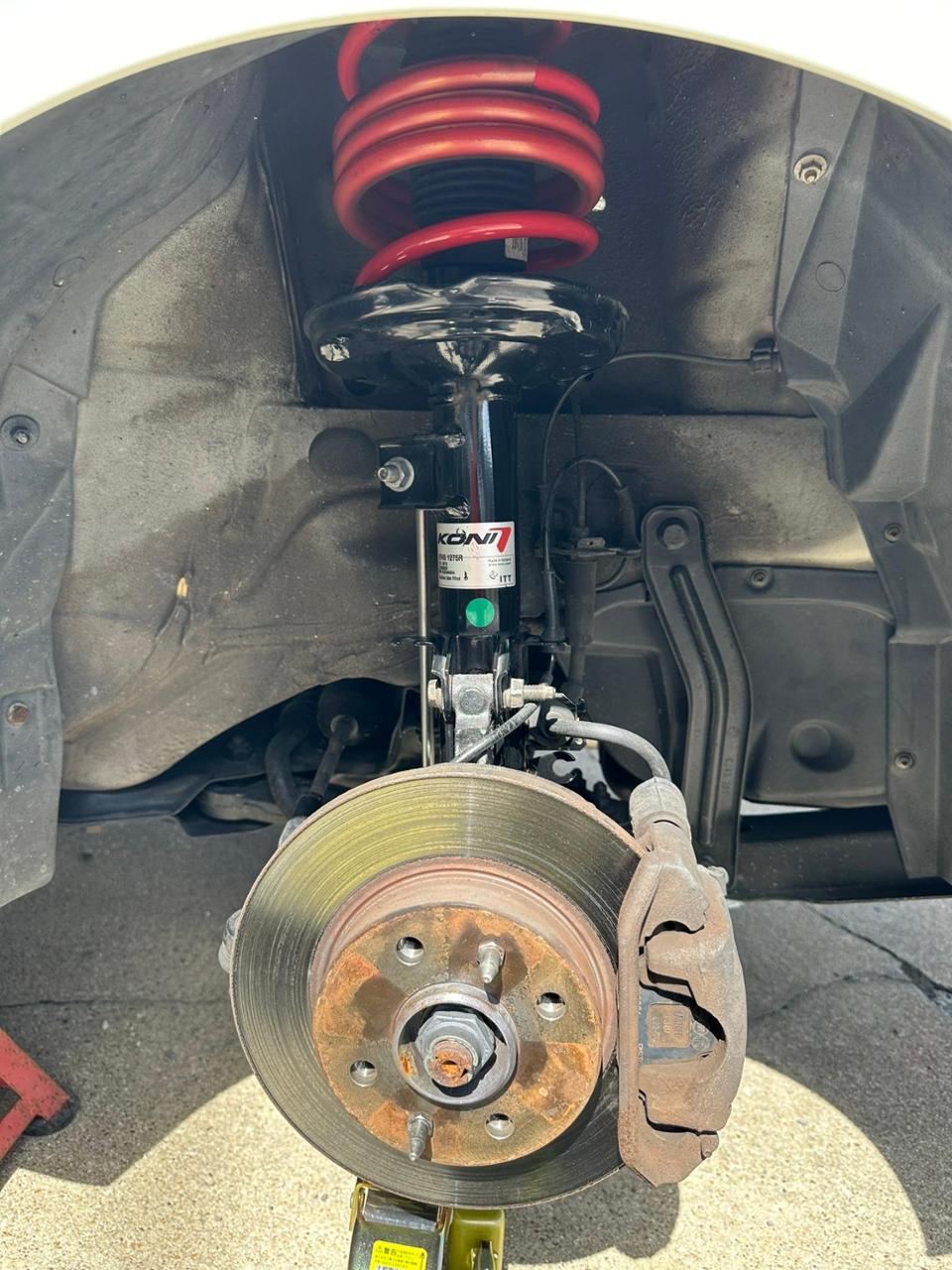 KONI アバルト595 コンペティツィオーネ純正サス のパーツレビュー