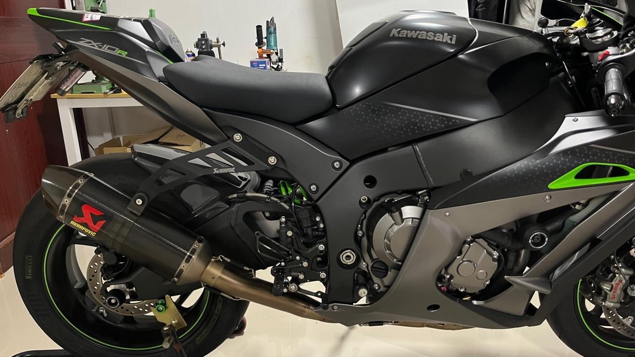 純正 純正シートアンコ盛り のパーツレビュー | ZX-10R(風民@BKK