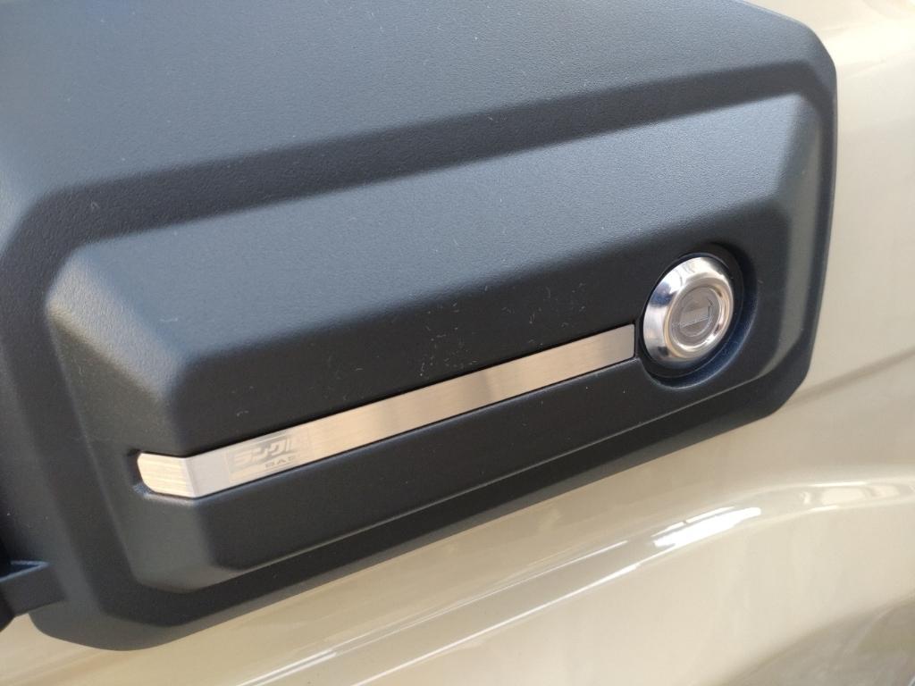 ま*ん様 ランクル70再再販(GDJ76W) 尿素リッドカバー 鍵付き加工 ま