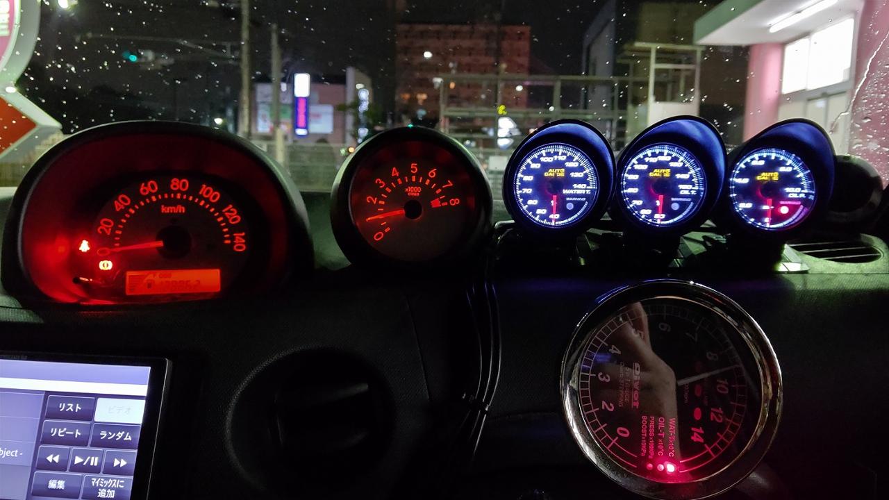 AutoGauge オートゲージ 3連メーター のパーツレビュー | エッセ