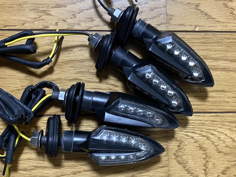 Y'S GEAR LEDウィンカー ブラック YME Q5K-YSK-081-X01 のパーツ