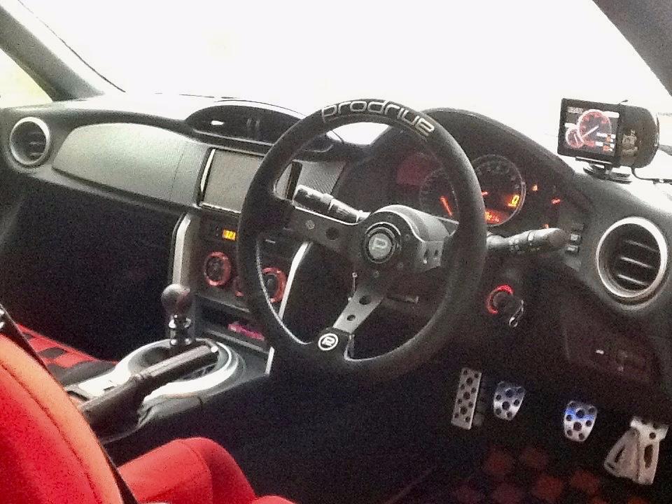 BRIDGESTONE Prodrive SPORTS STEERING COMPETITION のパーツレビュー