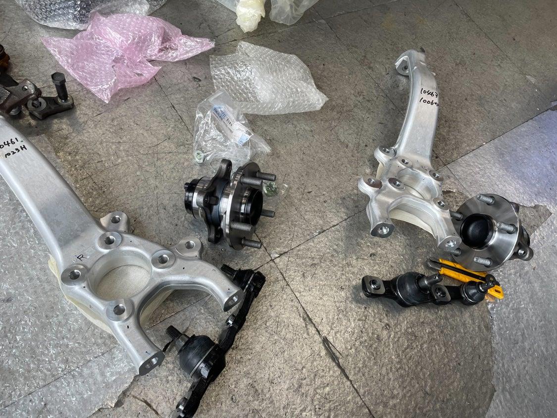 レクサス (純正) アッパー & ナックル のパーツレビュー | クラウン