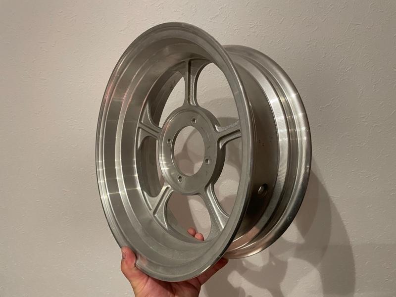 不明 ファルコン風12インチ4.0J のパーツレビュー | エイプ50