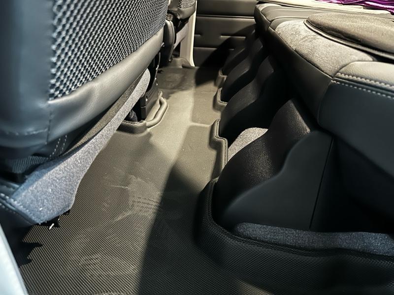 近藤工業 ランドクルーザー再再販70リアシート移動キット のパーツ