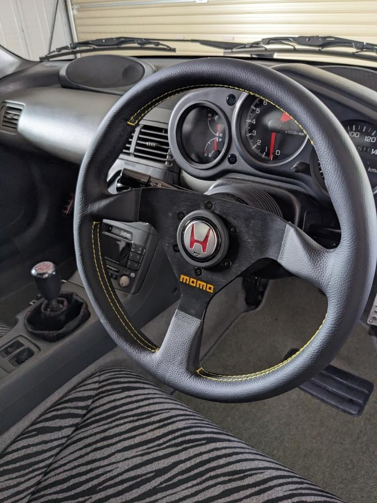 momo VELOCE RACING （320mm） のパーツレビュー | ビート(wa