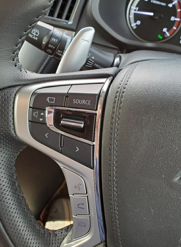 三菱自動車(純正) ステアリングリモコンスイッチ のパーツレビュー