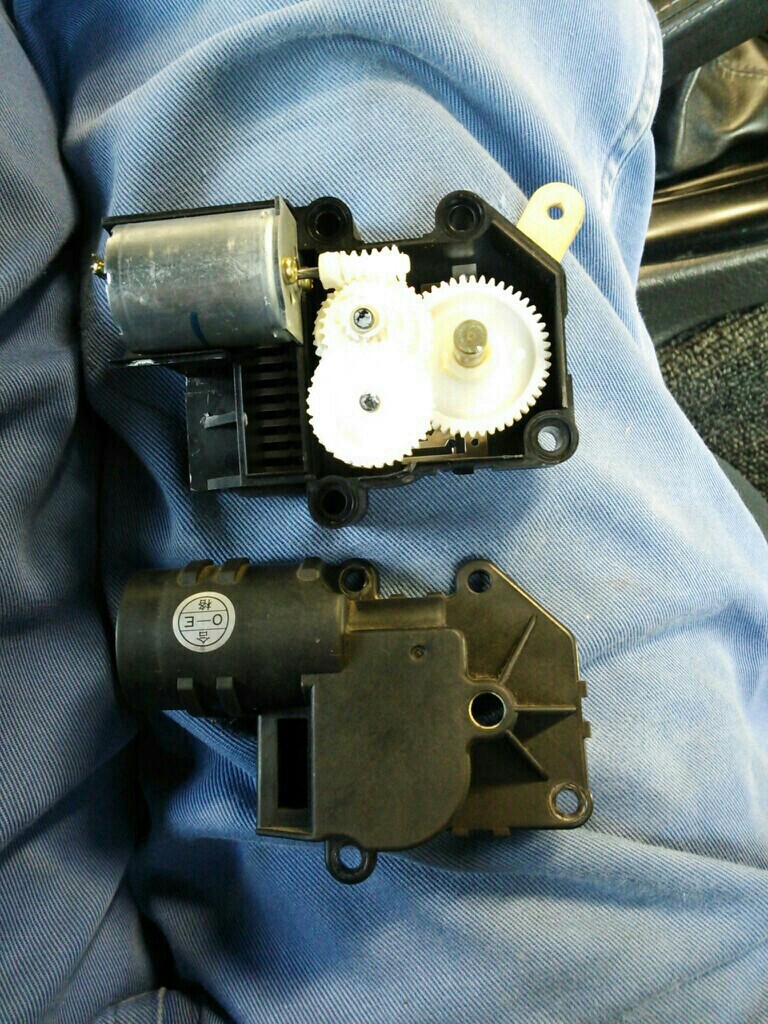 モードドアアクチュエーター修理（日産 スカイラインGT‐R・R32）by