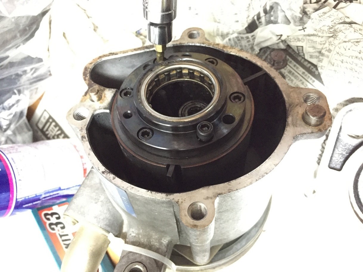 エアポンプ分解・清掃 その1 (FD3S)（マツダ RX-7・FD）by hiro72