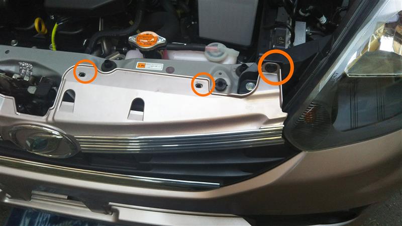 バンパーの外し方（ダイハツ ミライース・LA300/310系）by ゆきたす