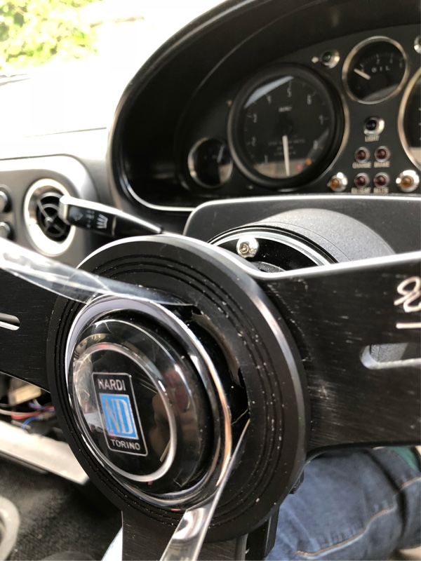 NARDI classic ホーンボタン取り付け（マツダ ユーノスロードスター