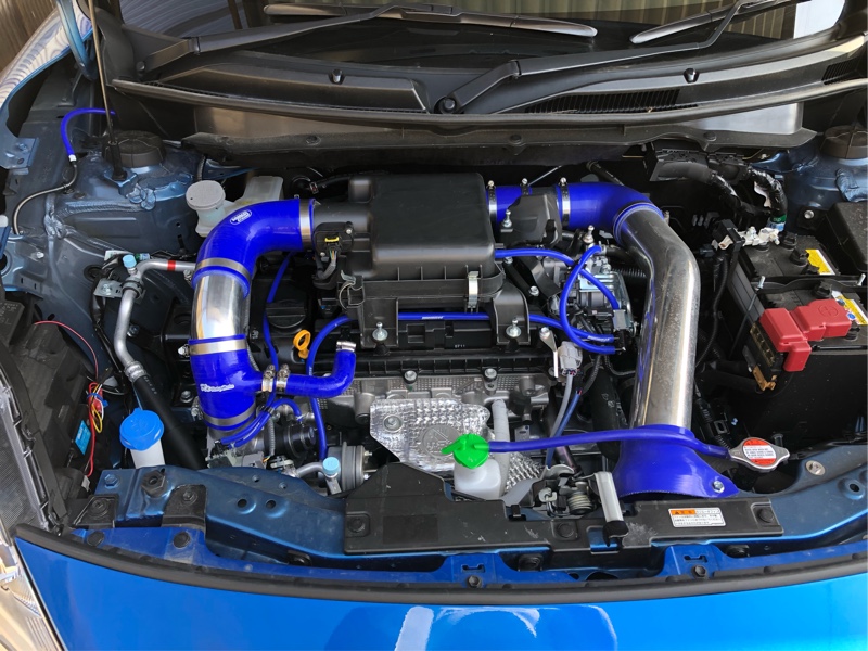 エアーインテークパイプ（エアクリ後）取り付け（スズキ スイフト