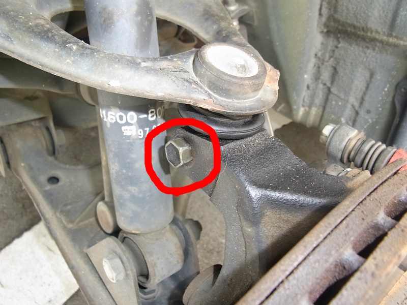 アッパーアームとナックルアームの接続ボルト交換（スズキ カプチーノ