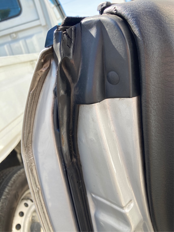 BNR32左ドアウェザーストリップ交換！（日産 スカイラインGT‐R・R32