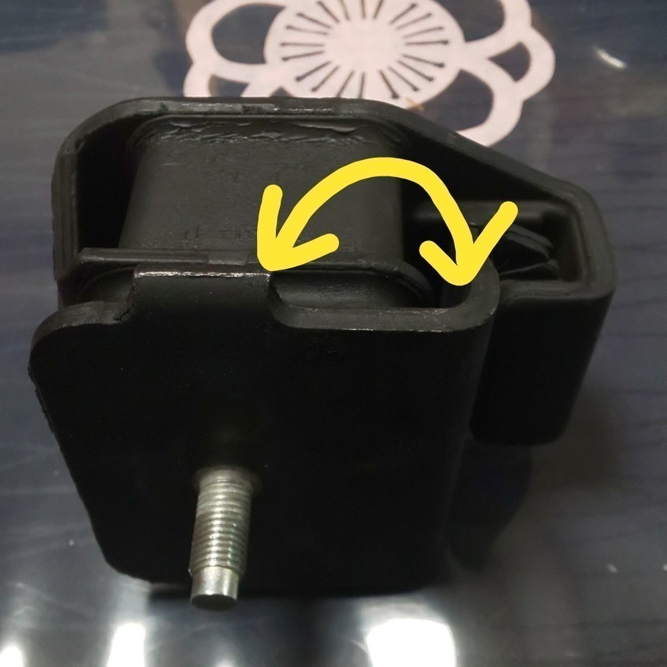 エンジンマウントをVAB標準からSTI強化品（GD用）に。ちょっと部品加工