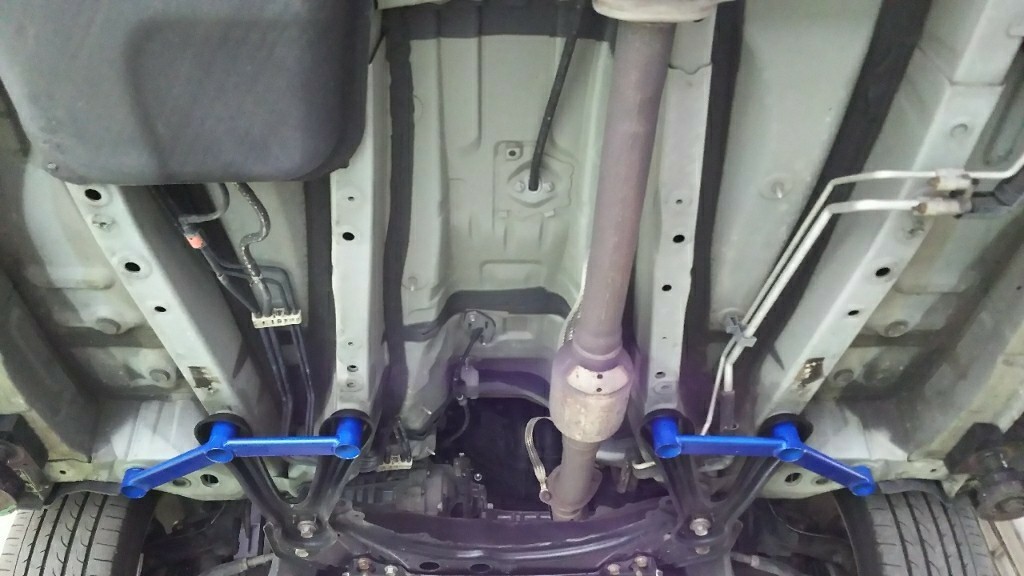 CUSCOパワーブレースフロントセンター取付け（トヨタ エスティマ・50系