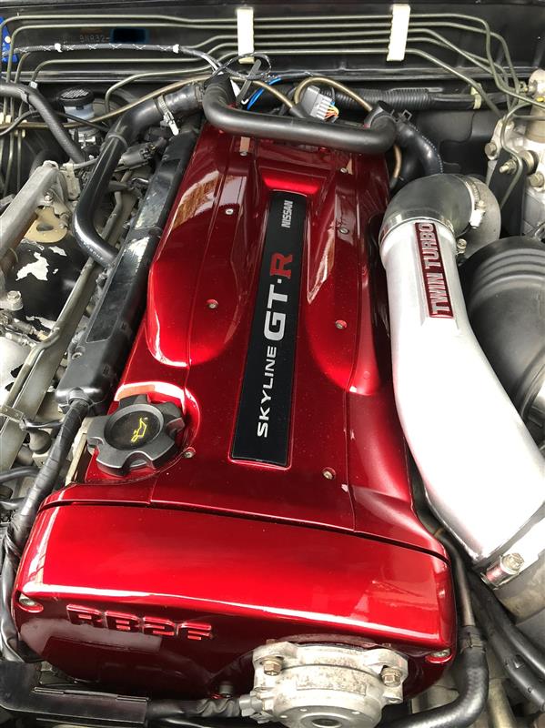 エンジンヘッドカバーを色替えしました。（日産 スカイラインGT‐R