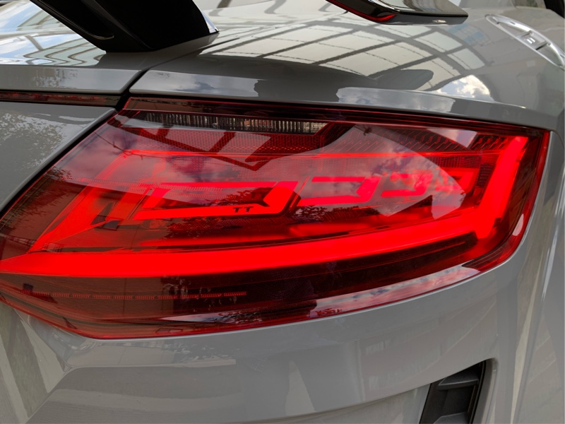 Aud純正 OLED テールランプ（アウディ TT RS・8S）by GINTAMANZ - みんカラ