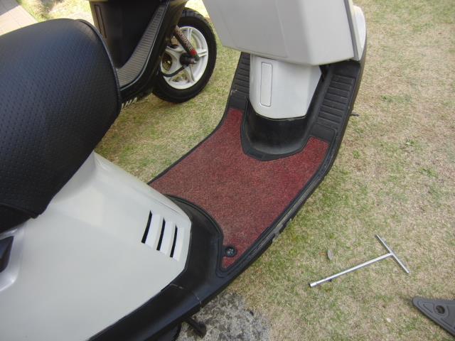 27V ペリカンジョグ ステップマットの交換（ヤマハ ジョグ-27V）by al