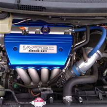 エンジンカバーを綺麗なブルーメタリックに塗装したぞ！（ホンダ