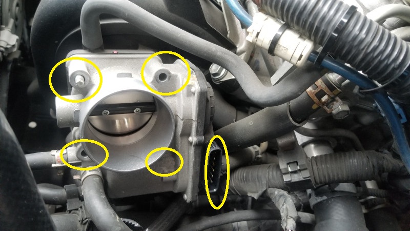 スロットルも維持る。【電子スロットルバルブ清掃】（トヨタ