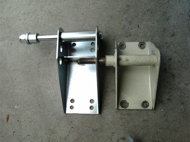 TTRフロントショックマウントブラケットの交換［その2］（ローバー