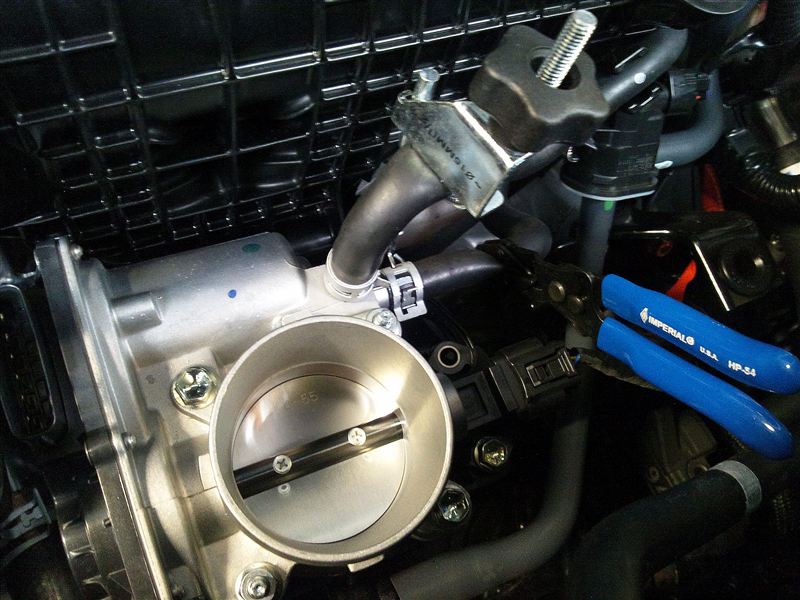 CRAFT TEC ビッグスロットルの取り付けその2（レクサス CT・ZWA10）by