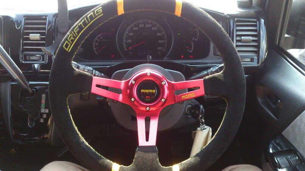 momoステアリング（トヨタ ハイエースバン）by てらぽん200 - みんカラ