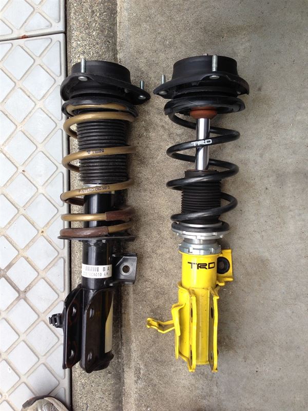 TRD 車高調の取り付け フロント編 2013/10/10(木)（トヨタ 86・ZN6）by