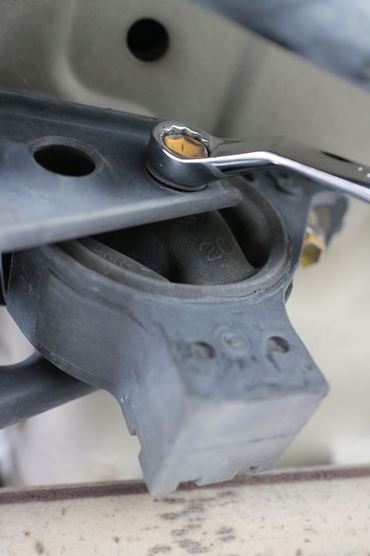 エンジンマウントの交換（スズキ アルト・HA12S/22S/23S/12V/23V）by