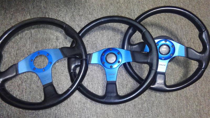 momo RACE ステアリング メタリックブルー TYP D35 早い者勝ち momo