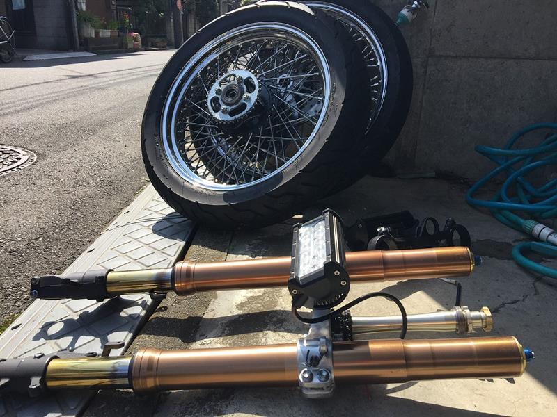 変態ド素人がやってみた。21インチと18インチスポークホイールの変態全